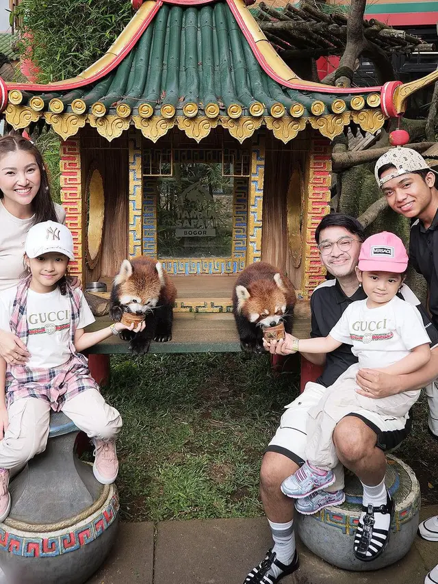 Potret keluarga Sarwendah dan Ruben Onsu sebelum gugatan cerai dilayangkan (Sumber: Instagram/@ruben_onsu)