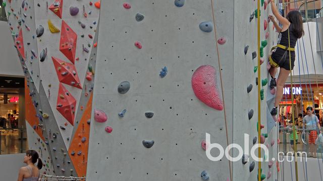 Panjat Tebing, Kallang Wave