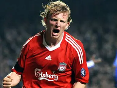 Liverpool&#039;s Dirk Kuyt celebrates scoring against Chelsea during their UEFA Champions League quarter final second leg match at Stamford Bridge, on April 14, 2009. Chelsea advance to the semi-final after winning 7-5 on aggregate. AFP PHOTO/PAUL ELLIS