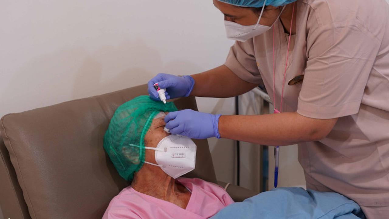 Ketahui Apa SAja 6 Gejala Katarak yang Sering Terabaikan dan Cegah Sejak Dini dengan 6 Jurus Ini  Foto: KMN EyeCare.