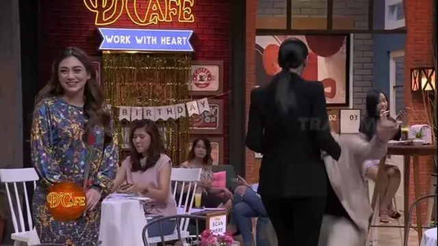 Kalina Ocktaranny memergoki Vicky Prasetyo yang sedang merayu Celine Evangelista