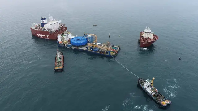 PLN mengoperasikan Sistem Interkoneksi 150 kV Sumatera-Bangka melalui kabel listrik bawah laut. Dengan begitu, pertumbuhan konsumsi listrik di pulau penghasil timah tersebut dapat dipenuhi.