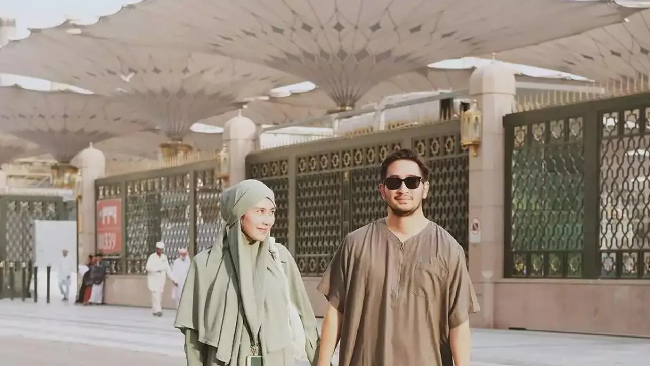 Syahnaz Sadiqah dan Jeje Umrah