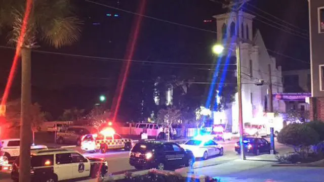 Penembakan terjadi di sebuah gereja Afrika-Amerika bersejarah di Charleston, Carolina Selatan, AS. Beberapa orang dilaporkan tewas dalam insiden tersebut.