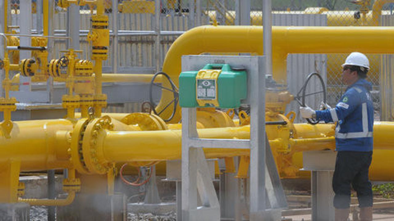 Cara Jokowi berangus trader gas yang tak mau bangun infrastruktur