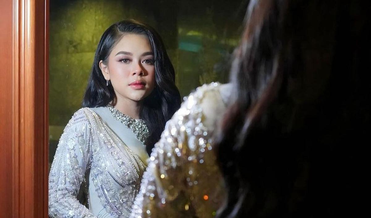 Postingan Melly Lee saat tampil di acara pernikahan Pangeran Brunei Abdul Mateen dan Anisha Rosnah langsung banjir komentar.<br>