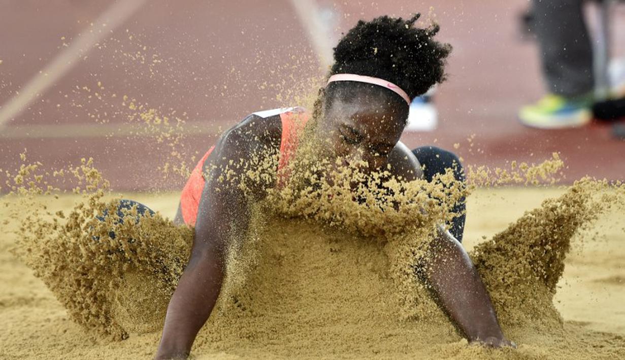 Atlet AS, Tianna Bartoletta, beraksi di nomor lompat jauh putri Liga Berlian IAAF di Zurich, Swiss. (3/9/2015). (AFP Photo/Michael Buholzer)