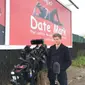 Lelaki Inggris, Mark Rofe, sengaja membuat papan iklan untuk mencari pacar. Keberhasilannya diikuti orang lain di Inggris (Dok.Instagram/@iamrofe/https://www.instagram.com/p/B8ie_c5hQ4z/Komarudin)
