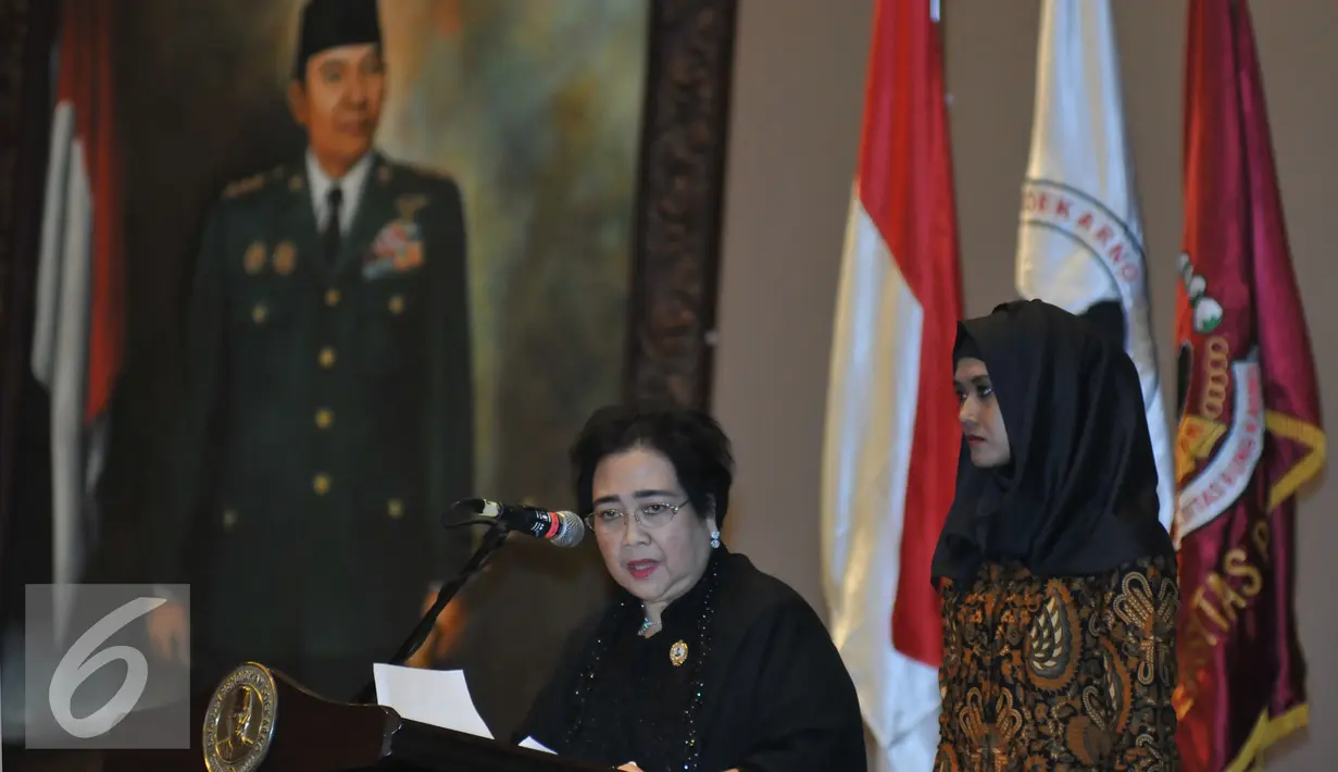 Rachmawati Soekarnoputri memberikan pidato saat Dies Natalis ke-17 Universitas Bung Karno di Jakarta, Senin (25/7). (Liputan6.com/Johan Tallo)