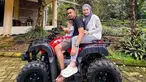 Nathalie Holscher belakangan ini sedang jadi sorotan. Ya, mantan istri Sule itu dikabarkan CLBK dengan mantan kekasihnya bernama Faris. Bahkan Nathalie unggah foto keakraban dengan Faris naik ATV dengan baby Adzam berada di dalam pangkuan Faris. (Liputan6.com/IG/nathalieholscher)