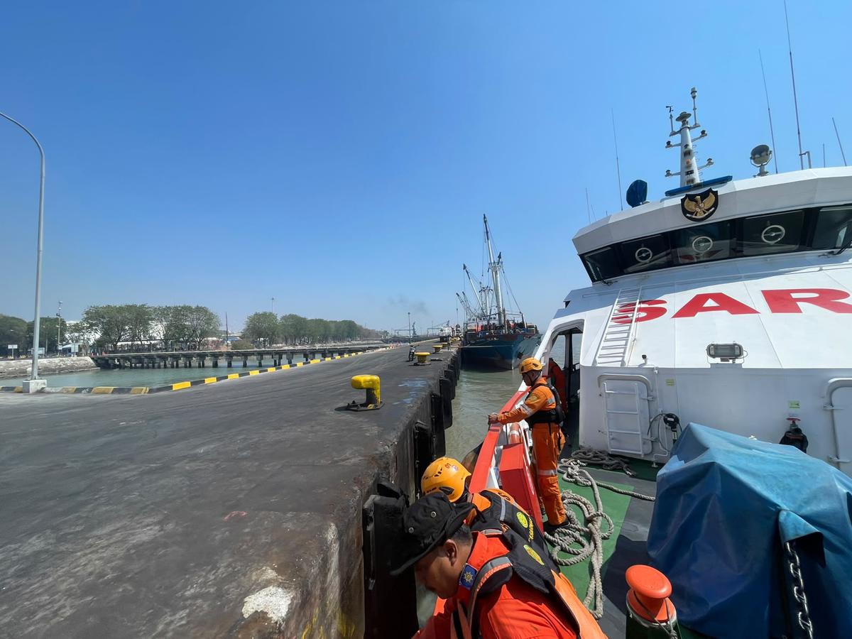 KN SAR 249 dikerahkan cari 8 ABK Tug Boat hilang di Perairan Bawean. (Istimewa).