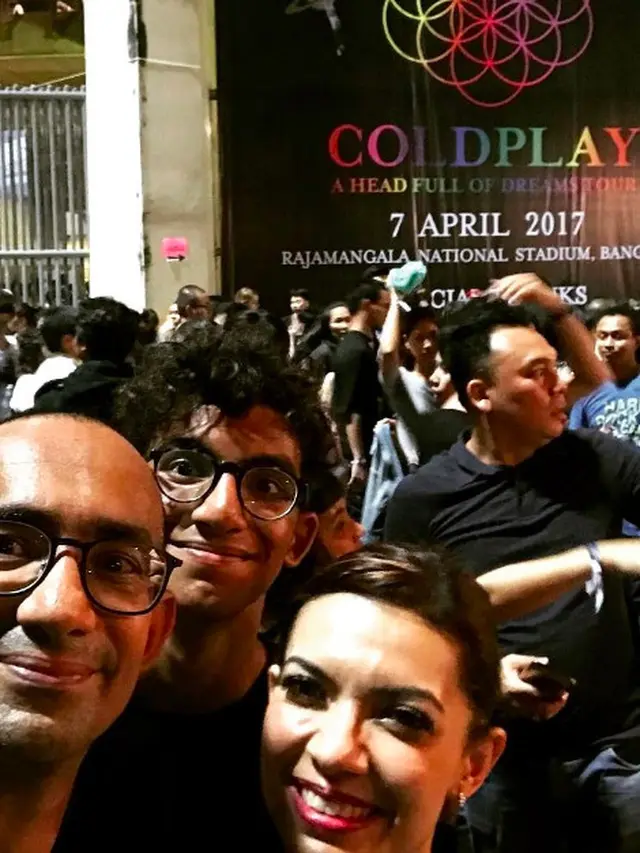 potret Najwa shihab dengan suami dan anaknya