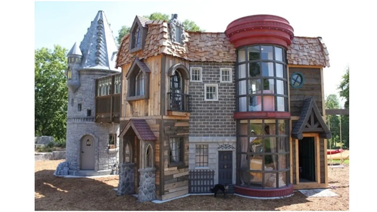 Taman Bermain ala Hogwarts milik Dave Dunlop