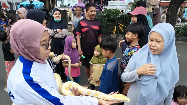 CFD Depok Diramaikan Ular hingga Iguana, Jadi Sarana Edukasi dan Hiburan Warga