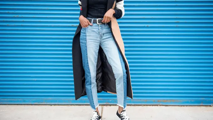 [Bintang] Nggak Monoton, Jeans Unik Ini Mesti Ada di Lemari Kamu