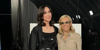 Didapuk menjadi menteri pariwisata kabinet Merah Putih Prabowo-Gibran, kali ini Widi Wardana tampil bersanding dengan sang desainer ternama Tory Burch. [Foto: Instagram/ Widi Wardhana]