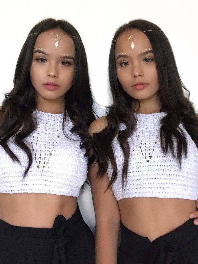 Twins onlyfans. Theconelltwins видео. Connell twins only fans. Christy connell twins. Близняшки twins connell.