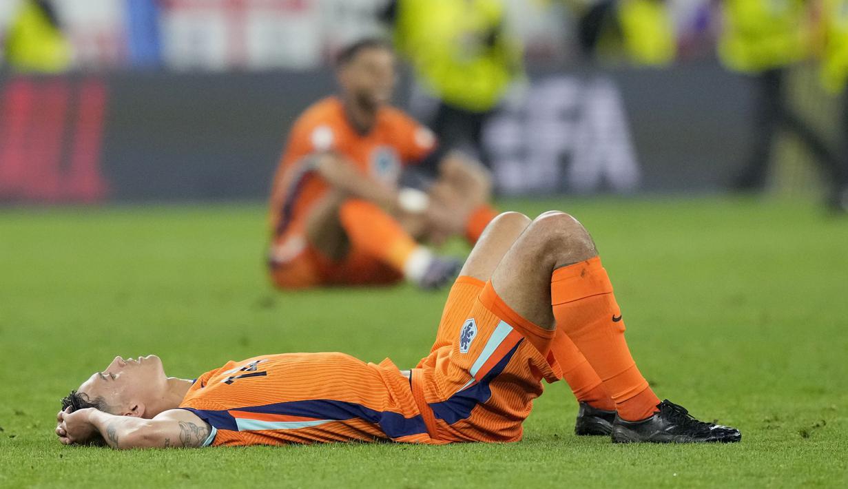 Pada kali ini, The Three Lions mampu melepaskan 9 tembakan dengan 4 di antaranya mengarah tepat ke gawang Belanda. Di sisi lain, Oranje tidak mau kalah dengan meluncurkan 3 shots on target dari 6 kali percobaan ke gawang Inggris. (AP Photo/Martin Meissner)