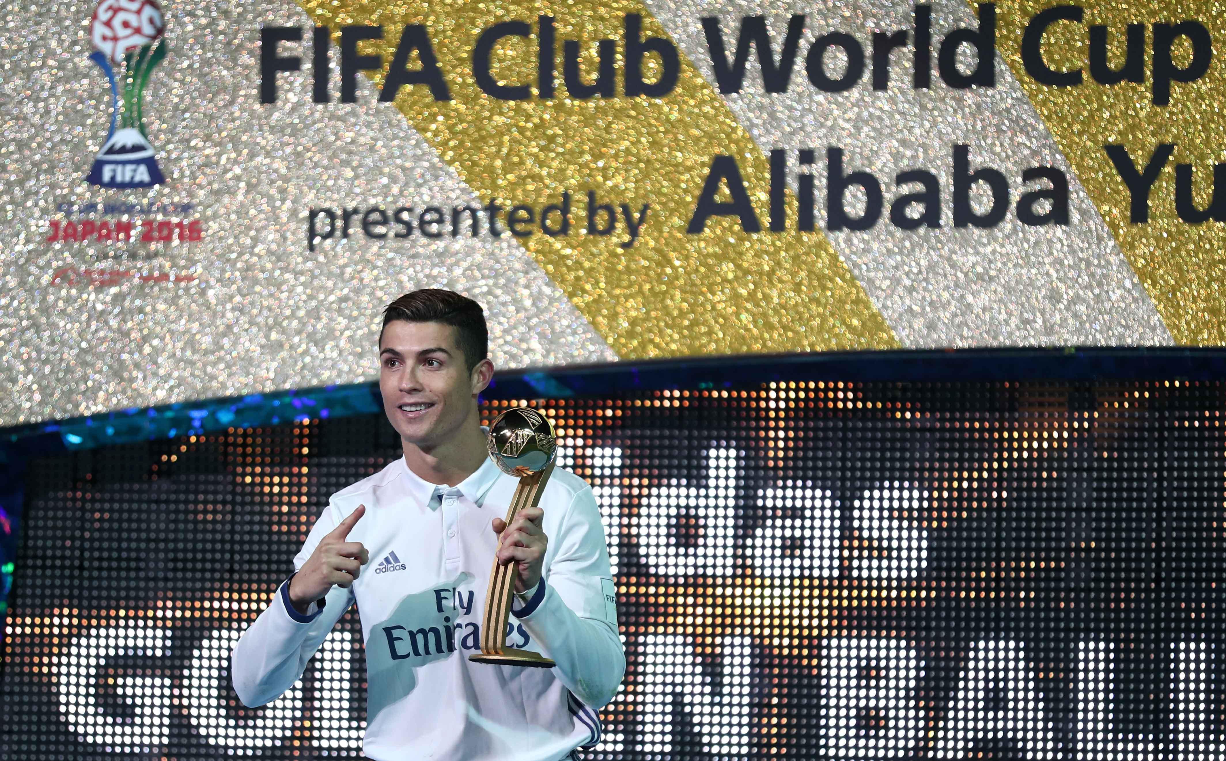 Cristiano Ronaldo mengantarkan Real Madrid meraih gelar Piala Dunia Antarklub. (AFP/Behrouz Mehri)