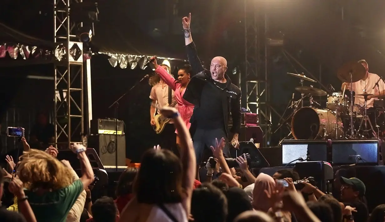 Grup Musik Aqua tampil di The 90's Festival 2019. (Bambang E Ros/Fimela.com)