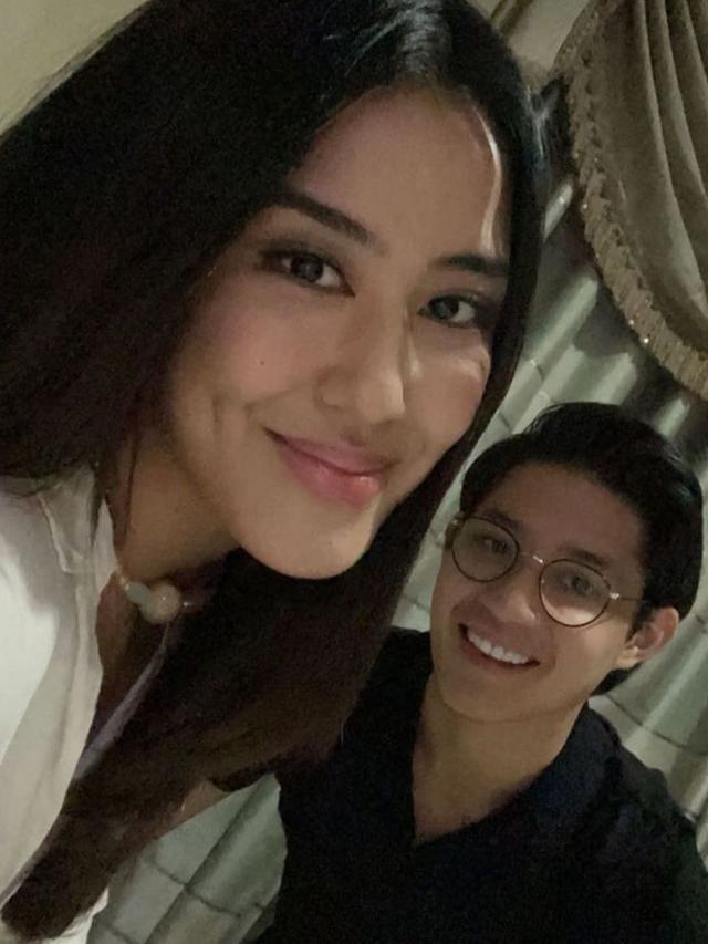 7 Potret Teuku Rassya dan Cleantha Islan, Pasangan Muda yang Selalu Romantis (credit: instagram.com/teukurassya).