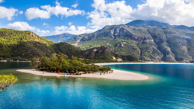 Destinasi Wisata Terbaik Turki di Akhir Tahun, Yuk Berangkat!