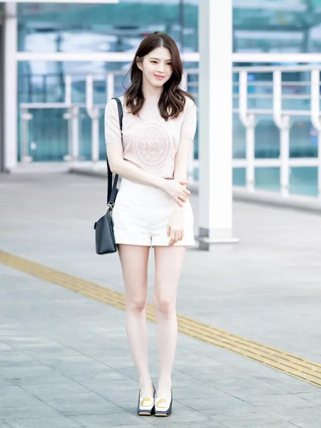 Adu Gaya Airport Look Han So Hee, MINGYU, dan Kimberley Anne, Mana yang Jadi Favorit?