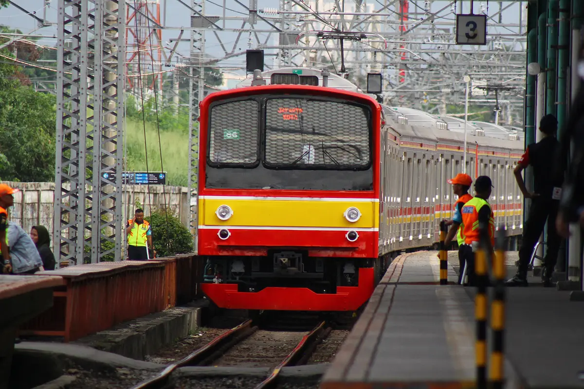 Ada Pergantian Wesel, KRL Beroperasi Hanya Sampai Stasiun Manggarai