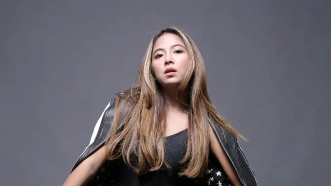 [Bintang] Video: Nadia Vega Gaet DJ Ternama di Indonesia