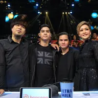 Ahmad Dhani dan Maia Estianty acara Grand Final Indonesian Idol X, Senin (24/2/2020) malam. (Adrian Putra/Fimela.com)
