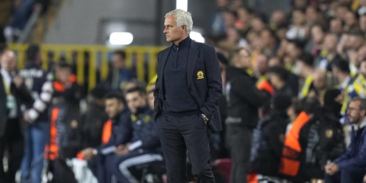 Cubit Hidung Berujung Sanksi: Mourinho Dilarang Dampingi Fenerbahce Tiga Laga