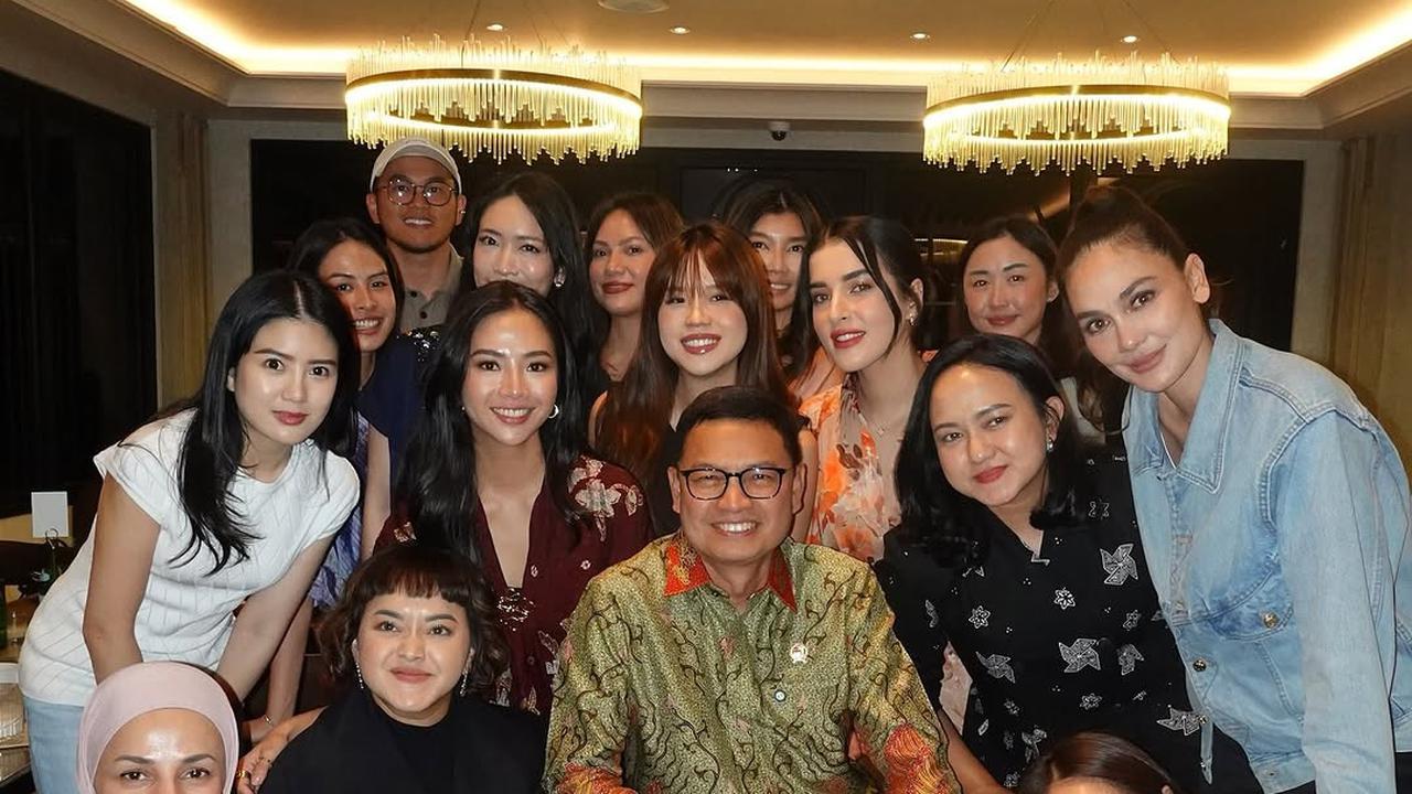 Potret Tasya Farasya Buka Bersama dengan Para Owner Skincare, Ada Nagita Slavina hingga Luna Maya
