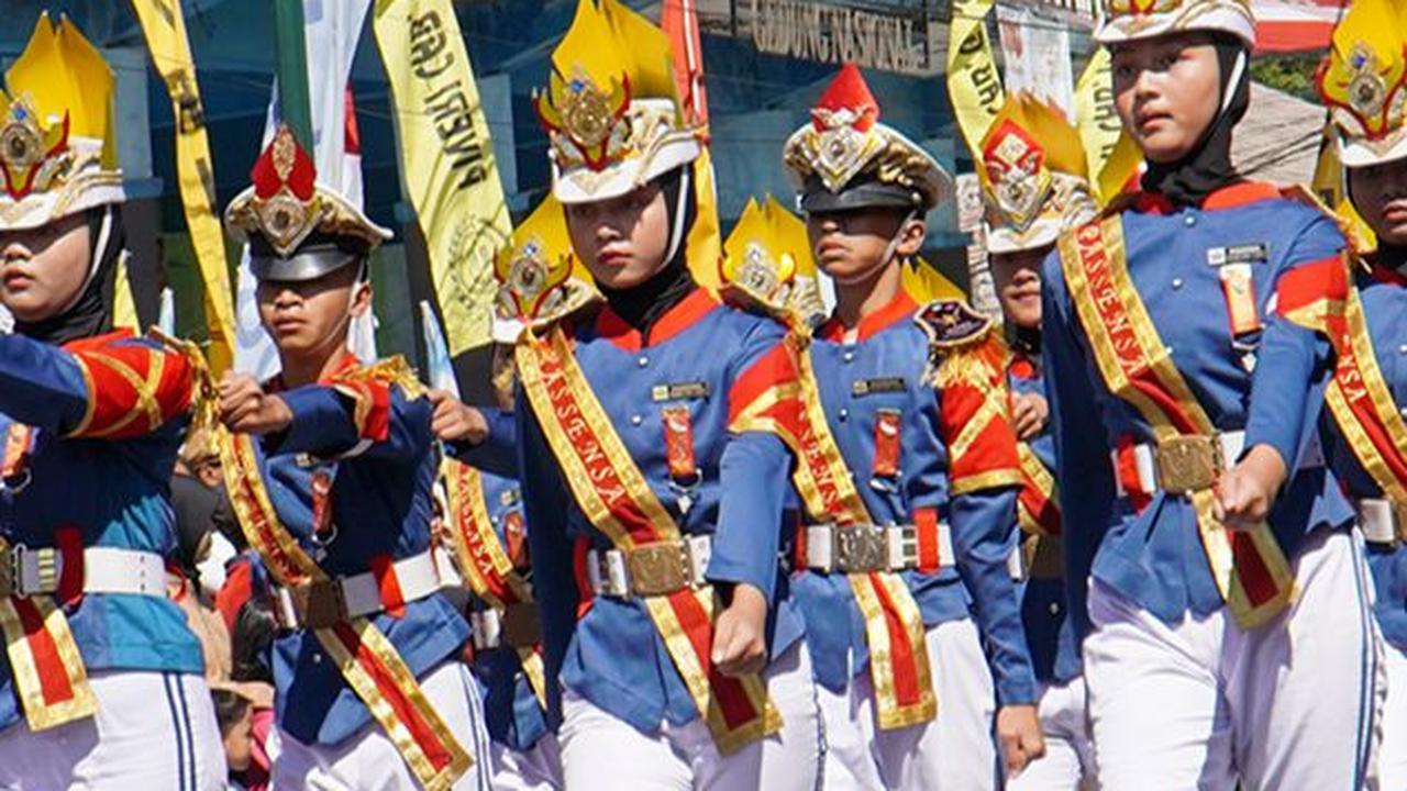 Suasana khidmat terasa begitu kuat, mengingatkan akan perjuangan para pahlawan dalam merebut kemerdekaan.