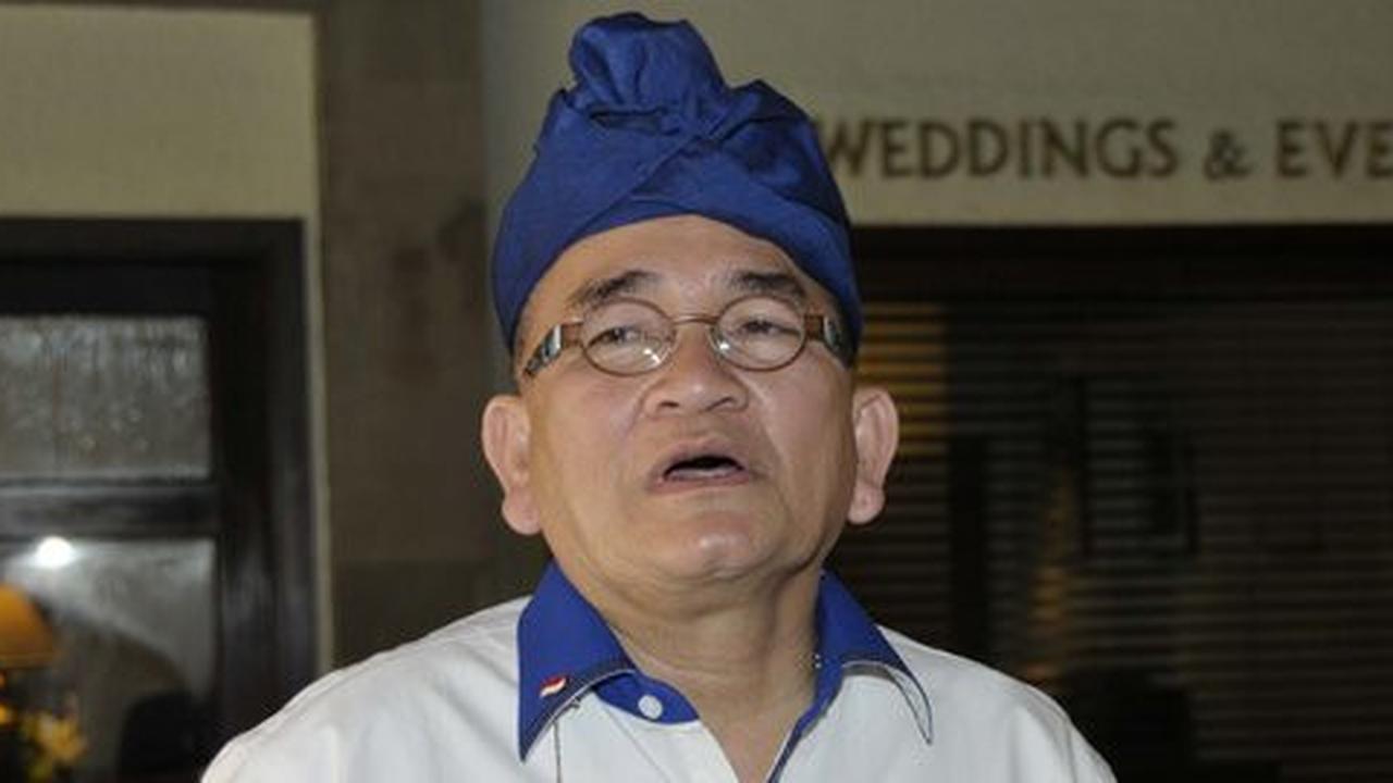 Ruhut Sitompul sebut kantor camat lebih bagus ketimbang gedung DPR