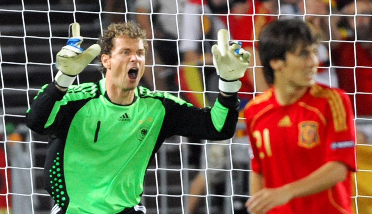 Kiper Jerman, Jens Lehmann, mengakhiri karier internasionalnya setelah bermain di final Piala Eropa 2008 melawan Spanyol. Saat itu, Lehmann berusia 38 tahun 7 bulan 19 hari. (AFP/Joe Klamar) 
