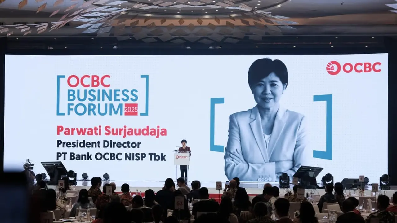 Pembukaan OCBC Business Forum 2025 oleh Presiden Director OCBC, Parwati Surjaudaja.