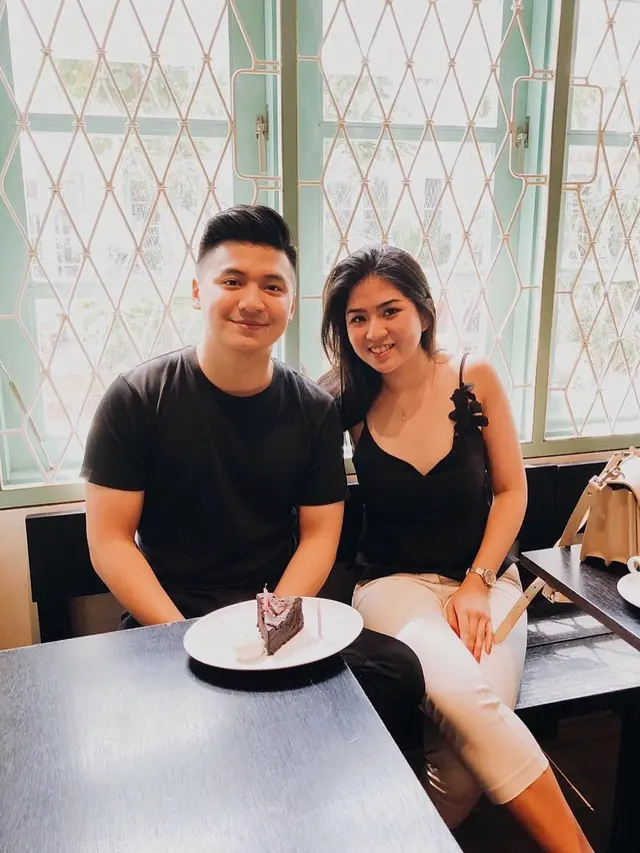 6 Potret Momen Mesra Rius Vernandes dan Elwiana Monica