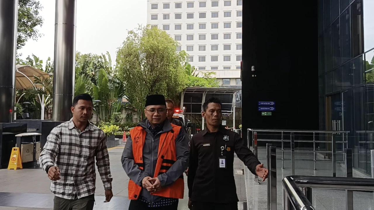 Yaqut Usai Dibawa Lagi ke Rutan KPK: Alhamdulillah Bisa Sungkem ke Ibunda