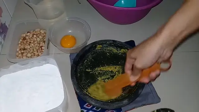 Cara Goreng Peyek agar Tipis dan Gurih, Serap Sedikit Minyak