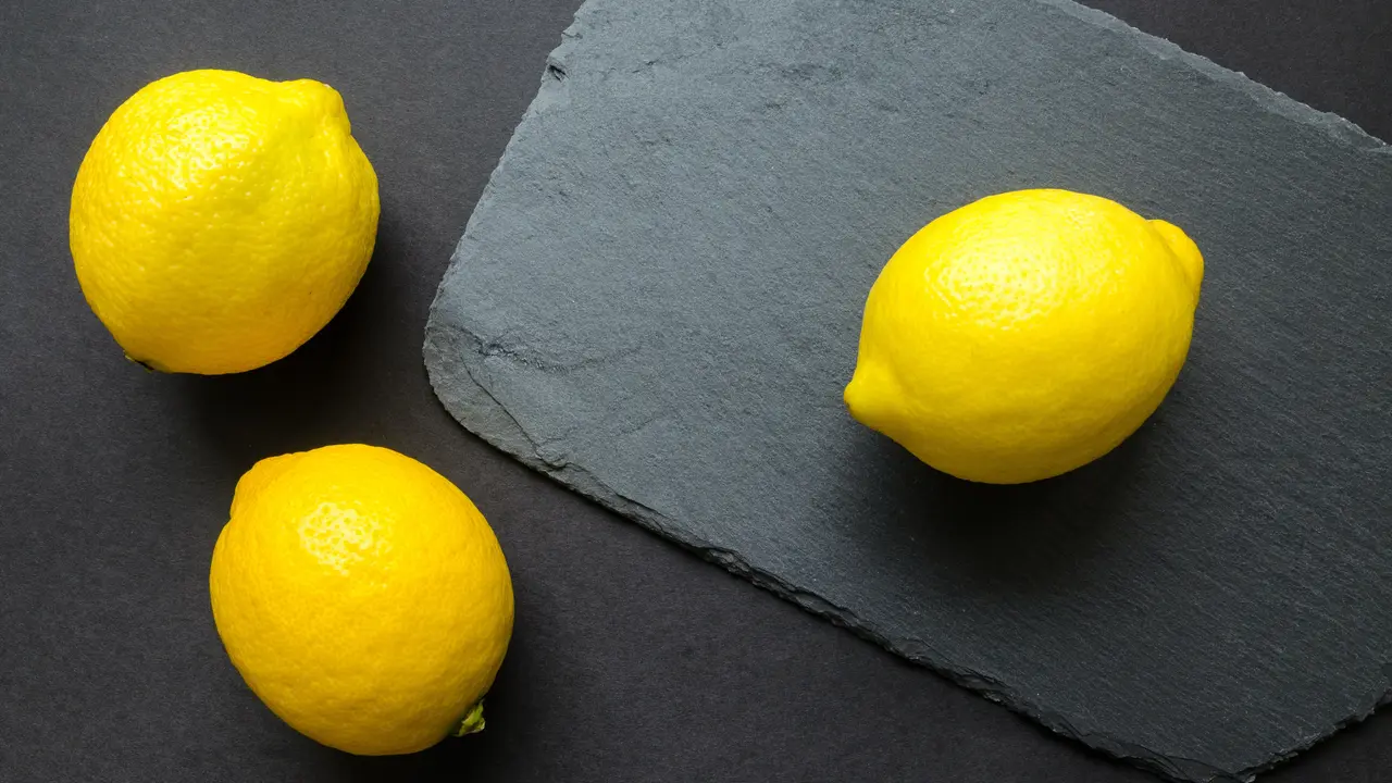 8 Cara Membuat Infused Water Lemon yang Benar, Ketahui Manfaatnya Hot