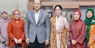 Sebagai istri, Annisa Pohan setia mendampingi AHY bertugas sebagai Menteri ATR/BPN. [@annisayudhoyono].
