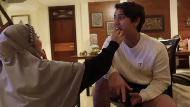 Pasangan Romantis, Ini 7 Momen Lesti Kejoran Masak Buat Rizky Billar