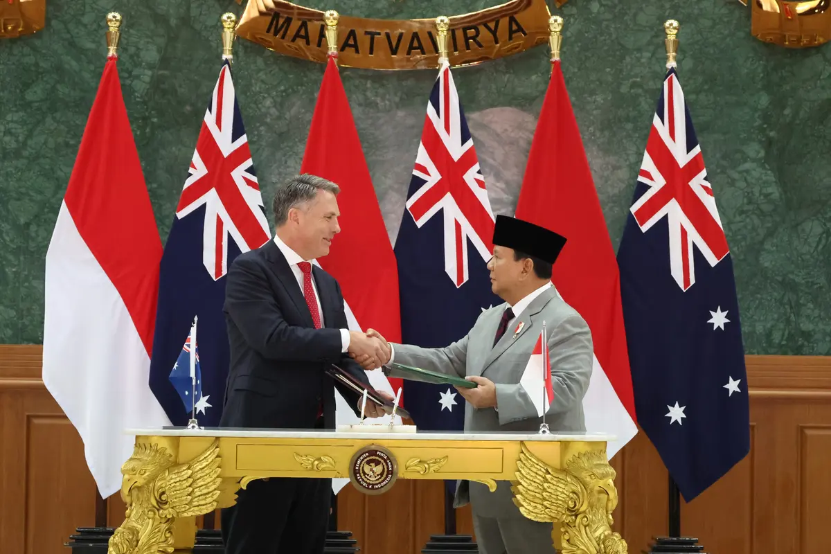 Penandatanganan Perjanjian Kerja Sama Pertahanan Menhan RI Prabowo Subianto dan Deputy Prime Minister and Minister for Defence of Australia The Hon Richard Donald Marles MP. (Biro Humas Setjen Kemhan)