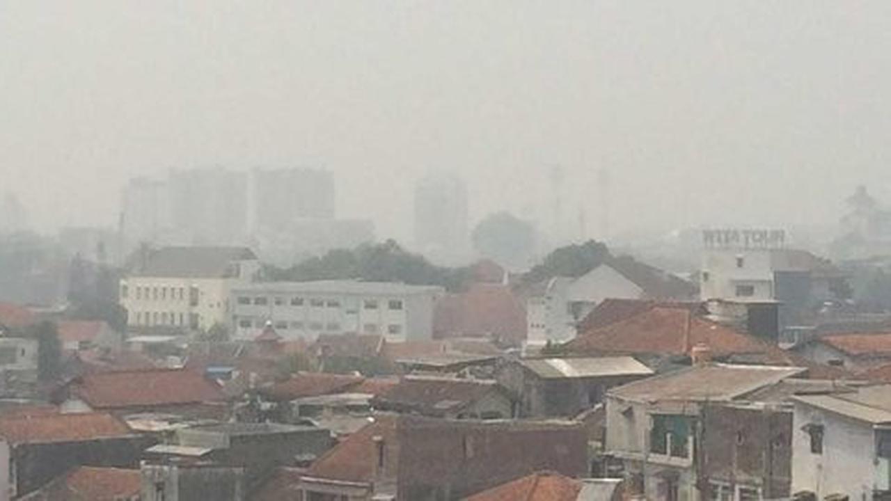 Hari ini Bandung dikepung kabut asap tebal
