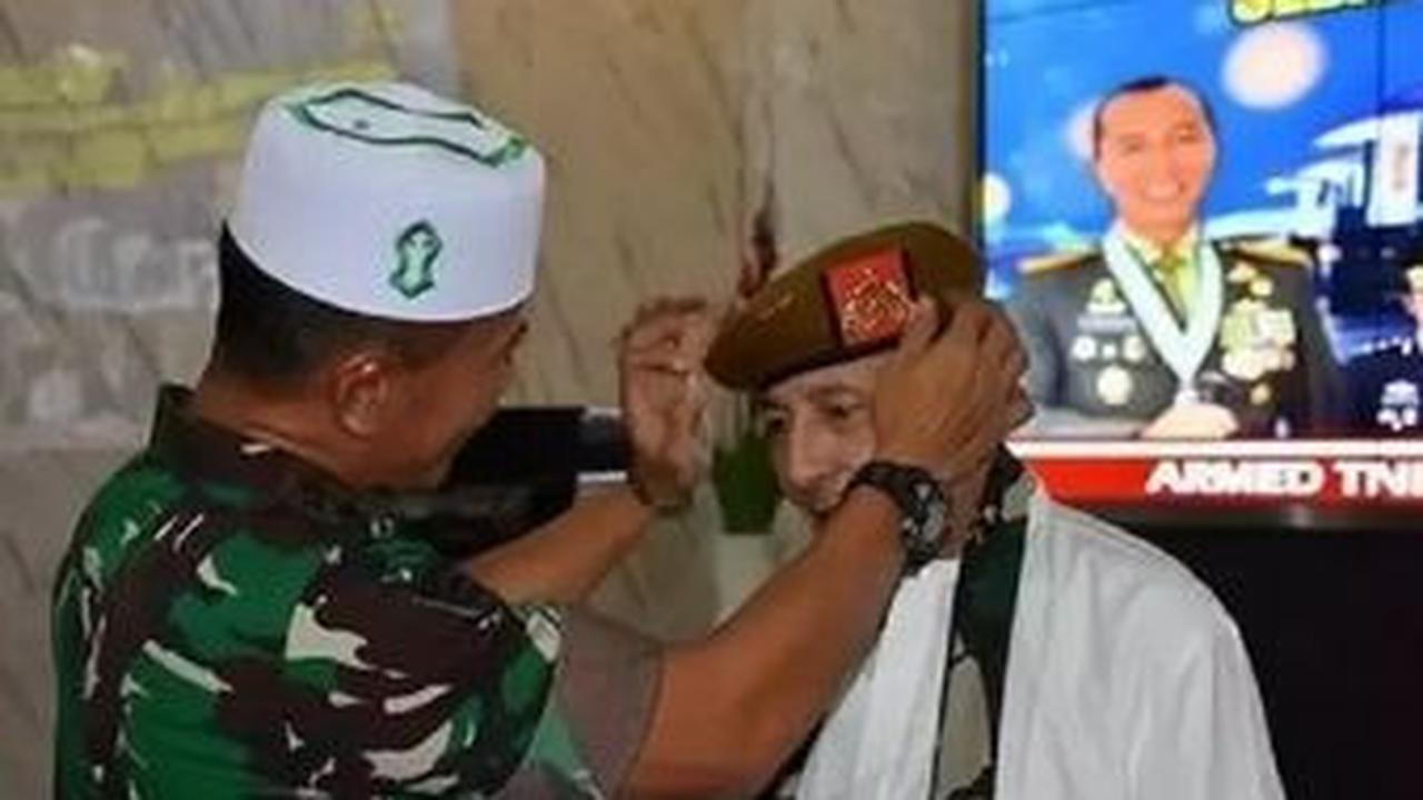 Pada saat itu, Mayjen Totok masih menjabat sebagai Danpussenarmed.