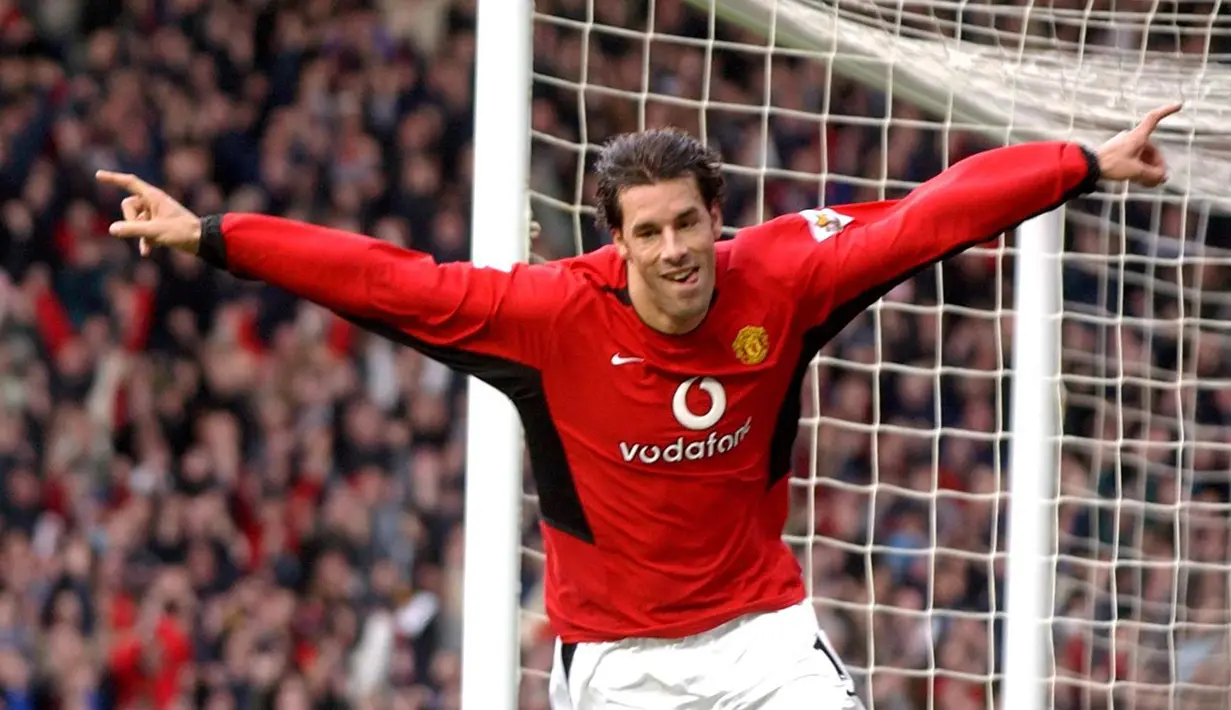 1. Ruud van Nistelrooy - Pemain asal Belanda ini merupakan salah satu striker terbaik yang pernah dimiliki Manchester United. Ketajaman Nistelrooy terbukti lewat torehan 150 gol dari 219 laganya bersama Manchester United. (AFP/Paul Barker)