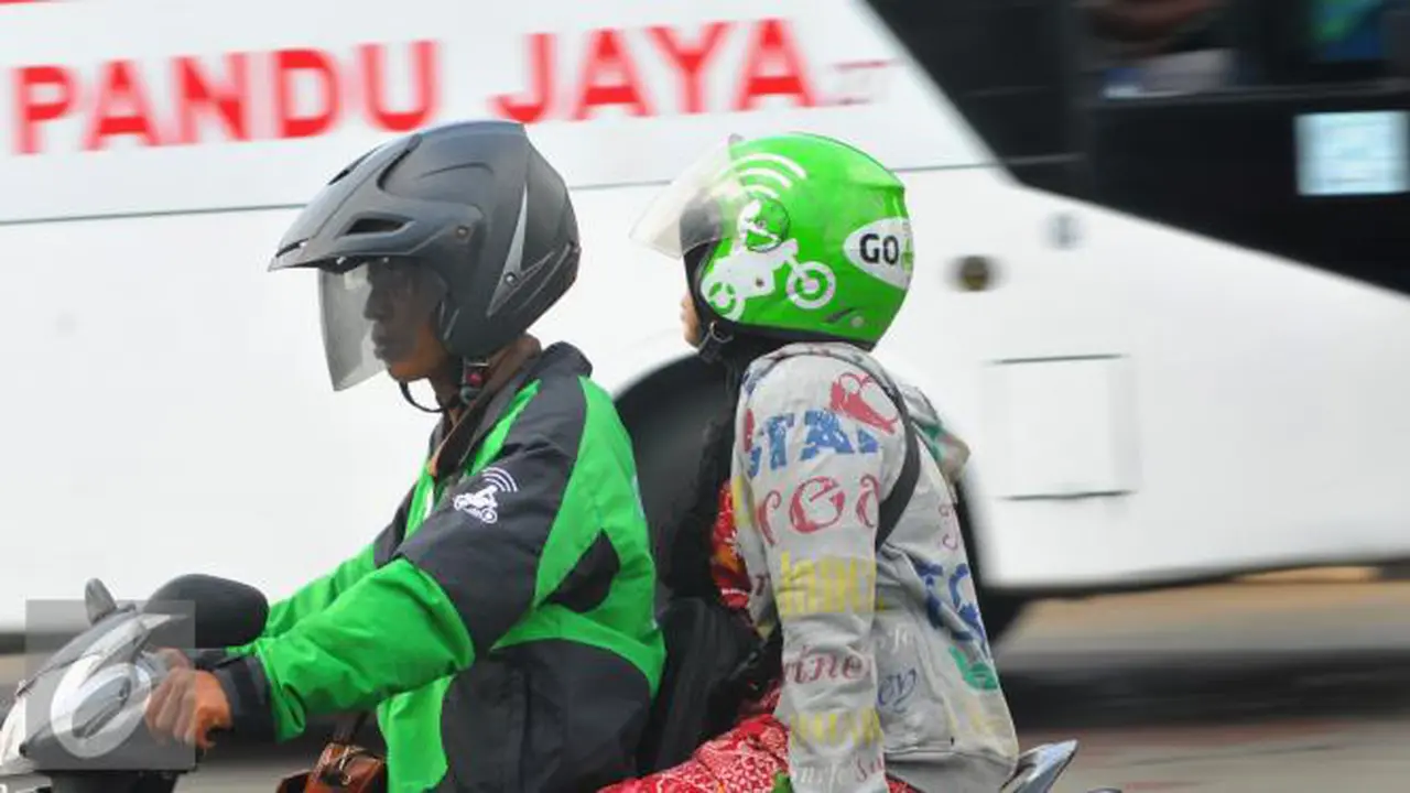 Solidaritas, Ojek Online Lempar Batu ke Demo Taksi