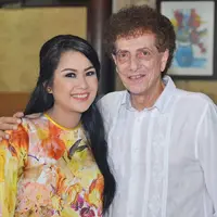 Ahmad Albar dan Dewi Sri Astuti (Instagram/dewiye04)