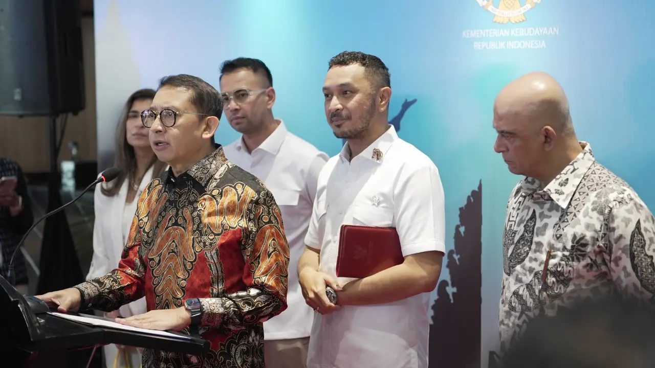 Menteri Kebudayaan Fadli Zon akan bekerjasama dengan pihak swasta dan juga pemerintah daerah (pemda) untuk menambah layar bioskop di Indonesia khususnya di tingkat kabupaten.