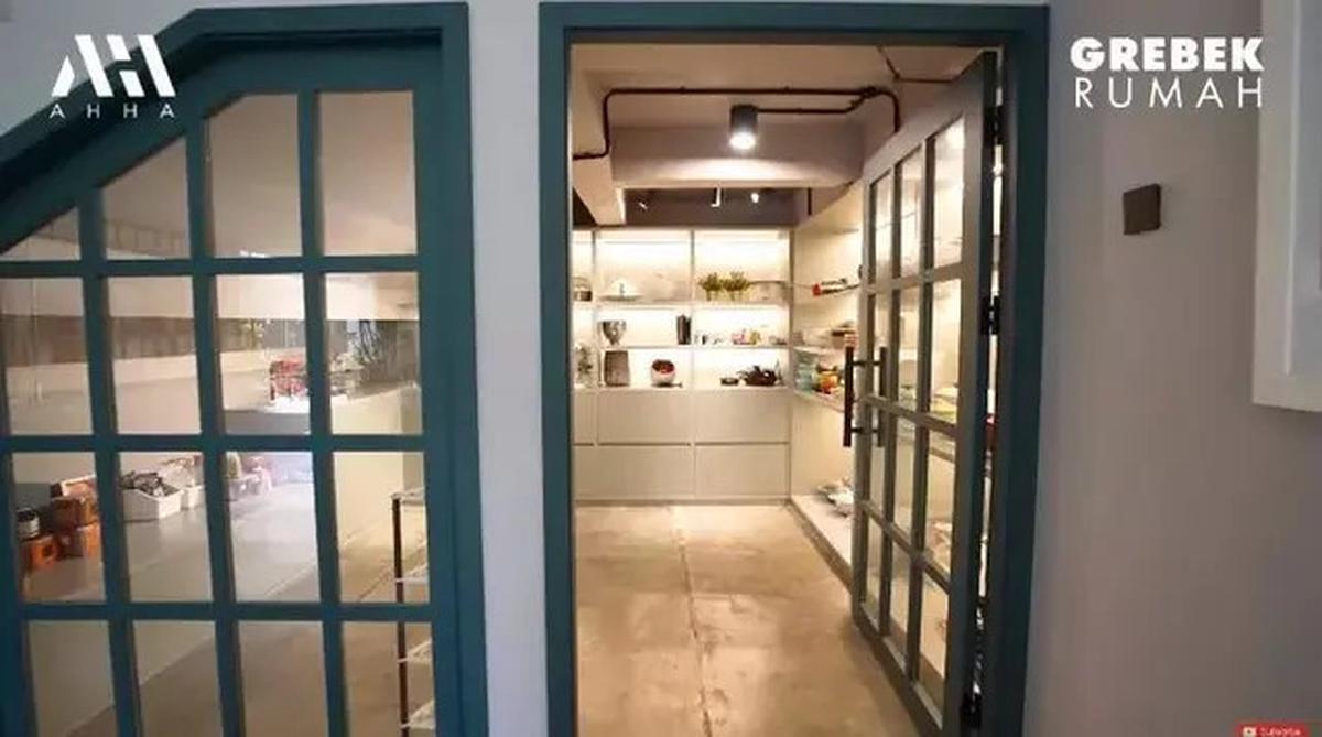 Potret Dapur di Rumah Dr. Tompi, Punya Model Mewah dan Fungsional di Dalam Satu Ruang